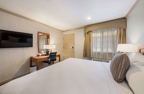 North Los Altos Hotel | SureStay Plus Hotel by Best Western Mountain View