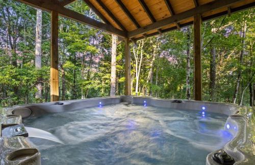 Epworth House | Surreal Views Outdoor Fireplace Pool Table Hot Tub