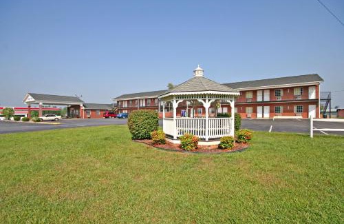 Dobson Hotel | Surry Inn - Dobson - I-77 - Exit 93