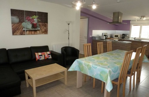 Ambleteuse House | Swallows cottage 5 minutes from the sea in a quiet street