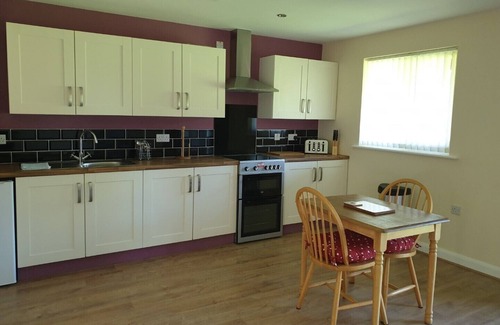 Grimsby Cottage | Swallows Nest, Cottage, Fishing Lakes Nr Cleethorpes, Adults Only Pet Friendly