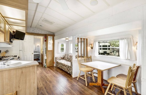 Fergus Falls Cabin | Swan Lake Resort & Campground - Lakeside Cabin #5