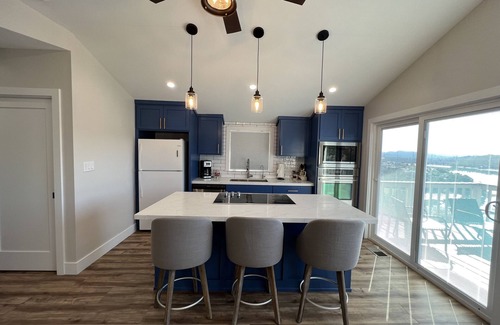 Oak Shores House | Sweeping Lake View, newly remodeled home and pet friendly!