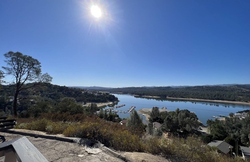 Oak Shores House | Sweeping Lake View, newly remodeled home and pet friendly!