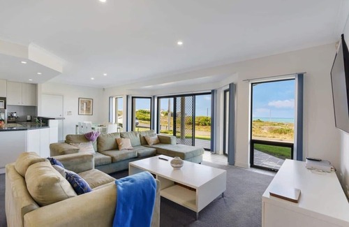 Middleton House | Sweeping Ocean Views -136 NewellPetsNegotiableWiFi