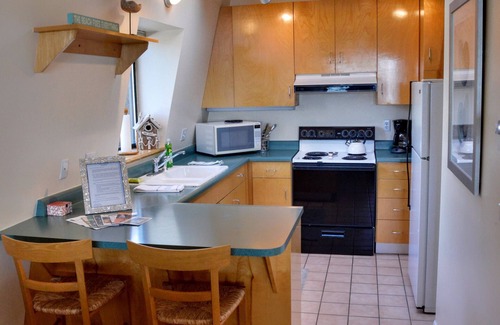 Mendocino Apartment | SWEEPING OCEAN VIEWS - bar none. Over 365 5 star reviews, everyone comes back.
