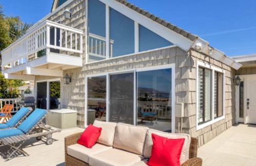 Western Malibu House | Sweeping Ocean Views of Zuma Beach