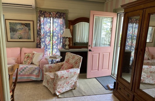 Sea Isle City Cottage | SWEET...DARLING...SECLUDED...COTTAGE...BEACH 2 BLOCKS...WALK to FISH ALLEY