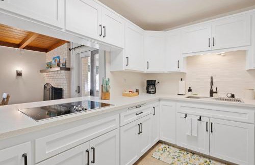 Clairemont Mesa East House | Sweet Escape - Family Retreat - Vibrant - Spa