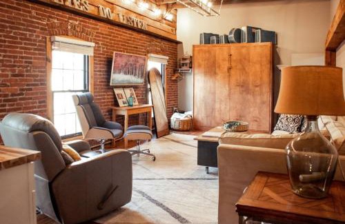 Lancaster Apartment | Sweet Lancaster Apt. B