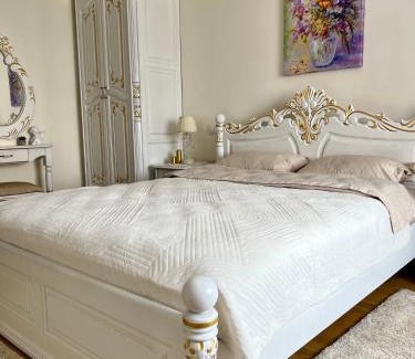 Ternopil Apartment | Sweet Ternopil Large and beautiful