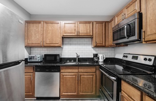 Gainesville Apartment | Sweetwater 5F I Beautiful 1Bd Apt I Free Parking