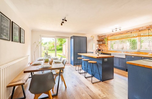 Norwich House | Swift Host | 3 Bed | Outskirts of Norwich | Parking | Garden