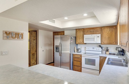 Lake Havasu City House | Swim, Grill & Chill: Lake Havasu City Getaway