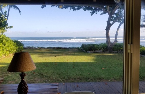 Mokuleia House | Swim with Turtles, Watch the Sun Set, Stay on the Beach