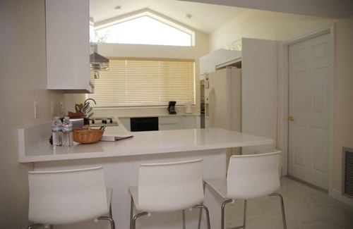 Groveland House | SWISS 28 - Lake Stephanie