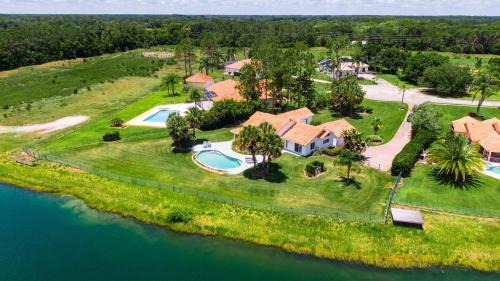 Groveland House | SWISS 57 - Lake Denise