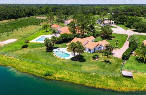 Groveland House | SWISS 57 - Lake Denise