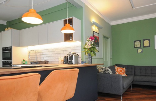 Lifton Cottage | SYCAMORE APARTMENT, pet friendly, character holiday cottage in Lifton