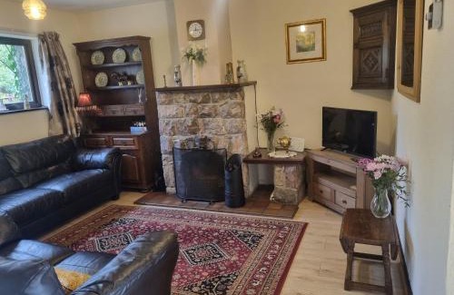 Henryd House | Sycamore Cottage