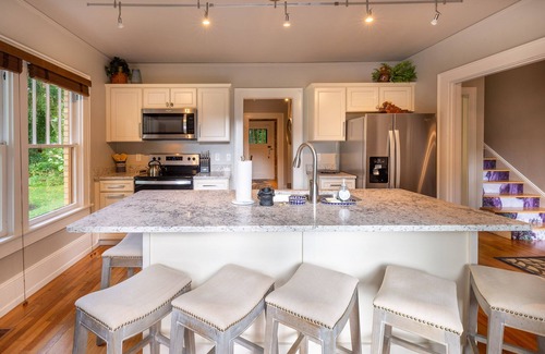 Sylva House | Sylva Stroll - Quaint, Historic, Mountain Home in the Heart of the Downtown