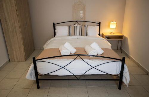 Ano Siros Apartment | Syros Moments