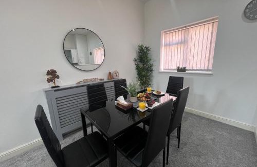 Leicester House | Syster Properties Comfortable Leicester Glen Cottage Stay with Free Parking LE3