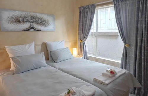 Moreleta Park Apartment | T-Blom Moreleta Park