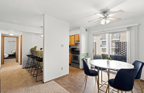 Airport Township Apartment | T Luxury Sweet Home 2 Bedrooms Apartment - St. Louis Airport