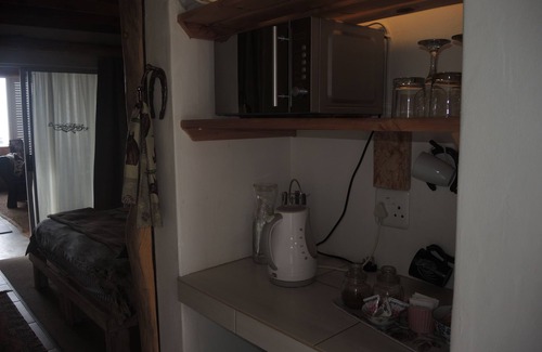 Plettenberg Bay Bed & Breakfast | T'Niqua Stable Inn