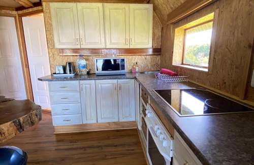 Plettenberg Bay Bed & Breakfast | T'Niqua Stable Inn