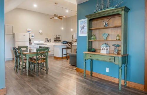 Madeline Island Condo | T West Lodging