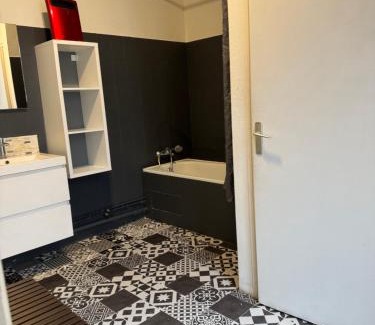 Clemenceau Apartment | T4 spacieux dans quartier le plus animé de Perpignan idéal pour visa pour l’image