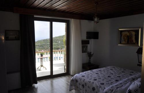 Karaburun Hotel | Taş Avlu Butik Otel