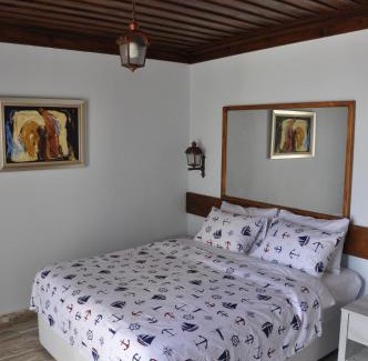 Karaburun Hotel | Taş Avlu Butik Otel