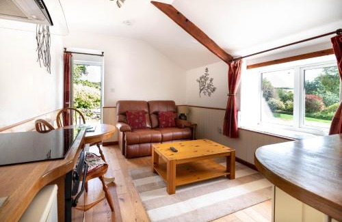Fivelanes House | Ta Mill Cottages & Lodges - Smithy Cottage