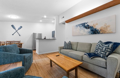 Kimberling City House | Table Rock Lake Access-Upgraded Bungalow w Washer & Dryer-Free Attraction Tickets-Mini Golf