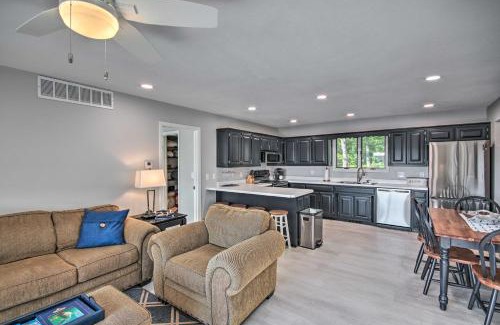 Emerald Beach House | Table Rock Lake Hideaway with Deck Bring Your Boat!