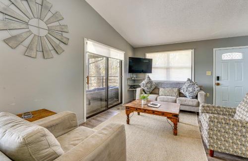 Golden House | Table Rock Lake Home with Lake Access and Views