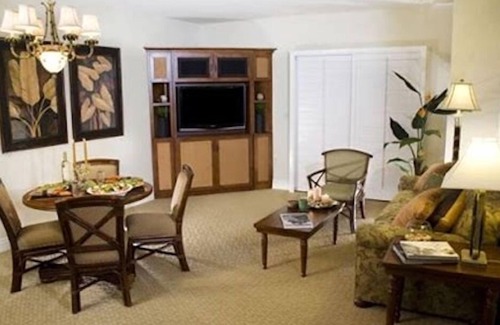 Las Vegas Resort | Tahitian Village 2 Bedrooms, 2 Bathrooms, sleeps 8, w laundry and full kitchen