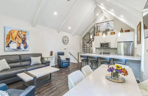 Incline Village House | Tahoe Incline Creek Retreat - modern townhome overlooking Incline Creek in Tahoe