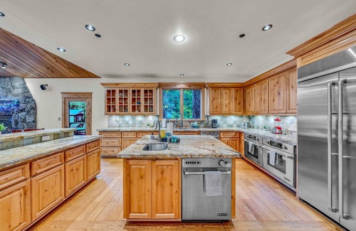 Tahoe Island House | Tahoe Island Retreat | Hot Tub & Game Room