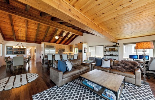 Tahoe Keys House | Tahoe Keys Dream: Pets, BBQ, Boat Dock, Pools