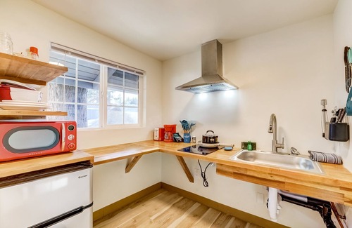 Sierra Tract Hotel | Tahoe Mountain inn