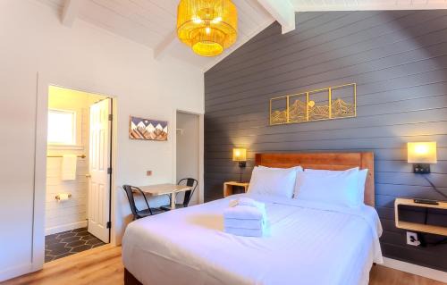 Sierra Tract Hotel | Tahoe Mountain Inn