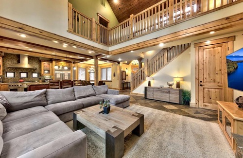 Montgomery Estates Cabin | Tahoe Mountain Cabin: Near Heavenly, Hot Tub, Game Room, Walk-to-Trails