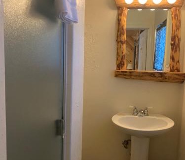 Y Area Hotel | Tahoe Valley Lodge