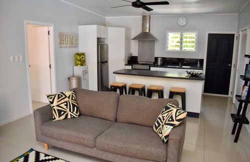 Muri House | Tai and Tetes - Style and Comfort with pool