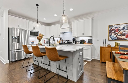 Auburn - Opelika House | Tailored 2-bedroom townhome located in Auburn's peaceful Farmville Lakes