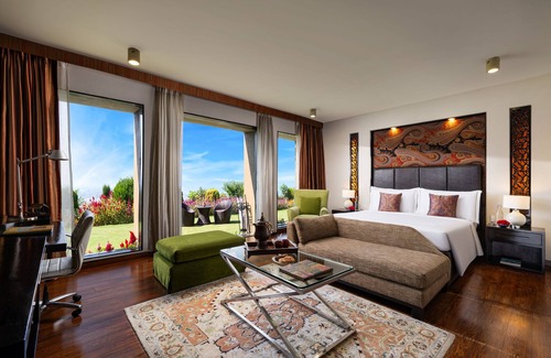 Nishat-Shalimar Hotel | Taj Dal View Srinagar